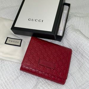 Red Gucci Wallet - Got as a gift never used